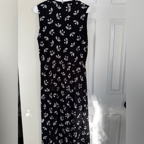 4 for $20 Anne Klein Black, Floral Pattern Sleeveless Dress with Pockets - Picture 2 of 5